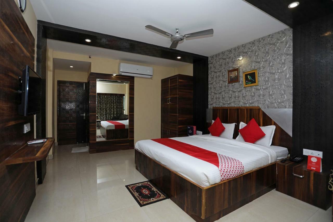Oyo 4065 Hotel Richi Bhubaneswar Esterno foto